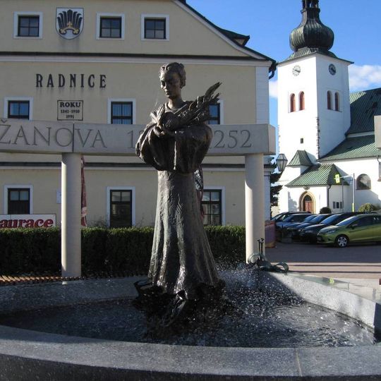 Památník sv. Zdislavy a kašna na náměstí v Křižanově