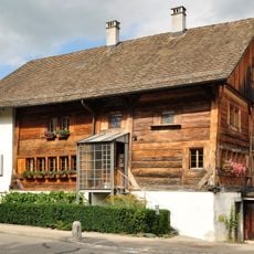 Binder dwelling house