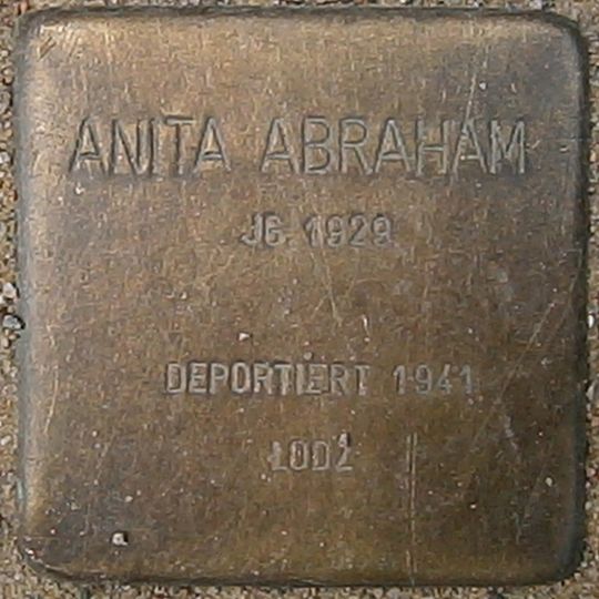 Stolperstein en memoria de Anita Abraham