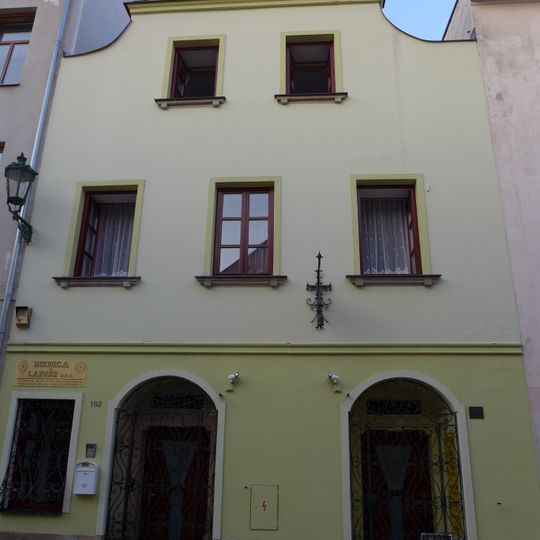 Protifašistických bojovníků 182