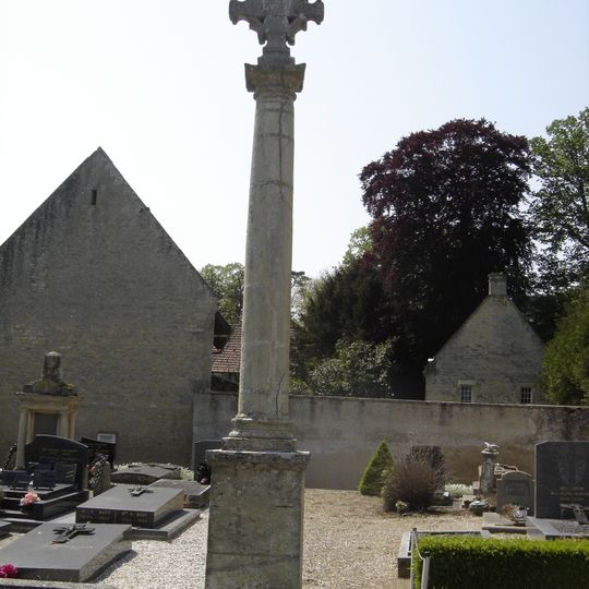 Croix du cimetière de l'église Saint-Vigor de Colomby-sur-Thaon