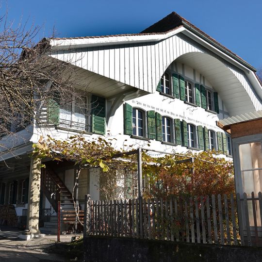 Wohnstock mit Scheune