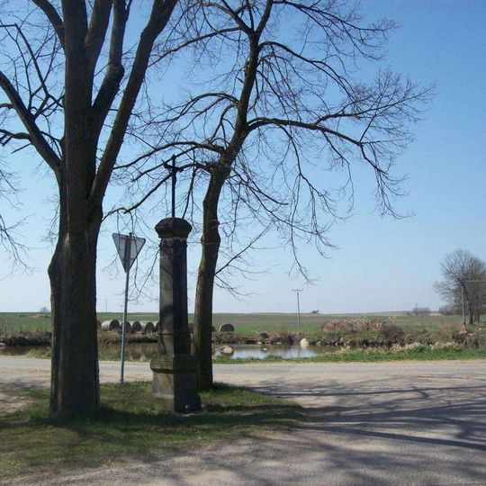 Křížek východně od Hajan u rozcestí