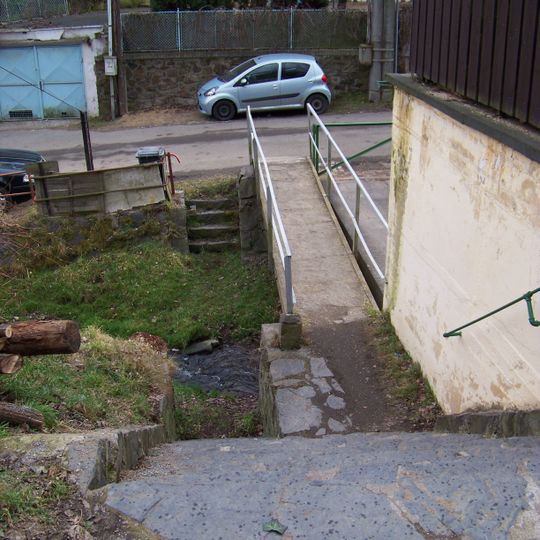 Lávka přes Podmoráňský potok na stezce na Moráňské skály