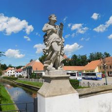 Socha svatého Jana Křtitele na barokním mostě v Brtnici