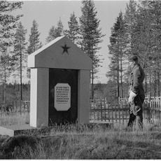 Братская могила советских воинов, погибших в боях с фашистскими захватчиками (Поросозерское с.п.)