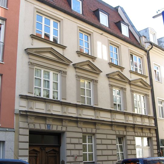 Augsburgerstraße 11
