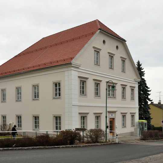 Volksschule, ehem. Hofrichterhaus