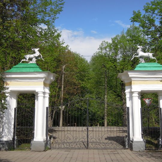 Ворота главного въезда