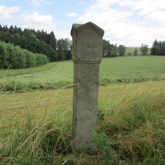 Boží muka u silnice z Hněvkovic do Kletečné