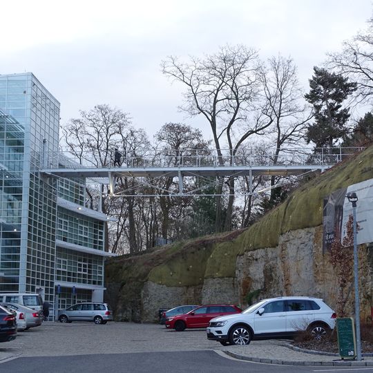 Lávka do nové budovy Kliniky Dr. Pírka