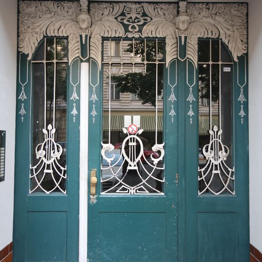 Entrée und Treppenhaus Kirchstraße 24