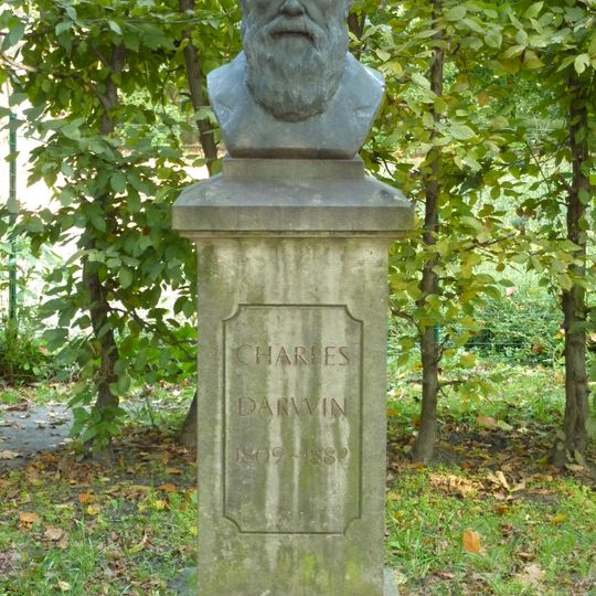 Charles Darwin Monument