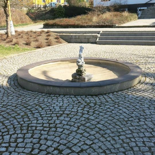 Kašna na návsi v Rynolticích