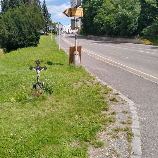 Kříž u křižovatky