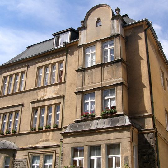 Nájomný dom so záhradou, dom bytový