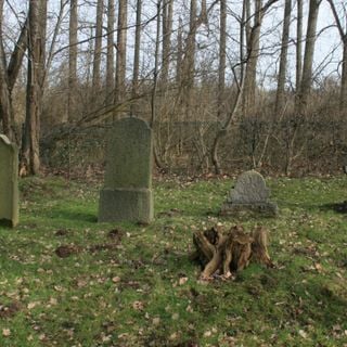 Jewish cemetery, Pier