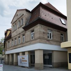 Wohn- und Geschäftshaus