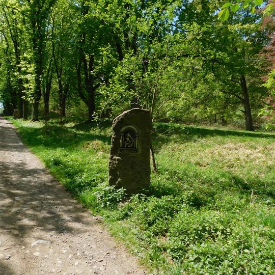 Reliéf svaté Zdislavy na Cestě českých svatých u Petrohradu