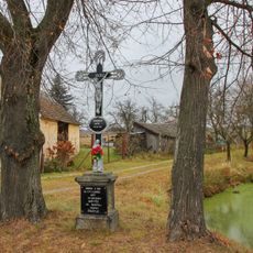 Kříž na východním okraji vsi