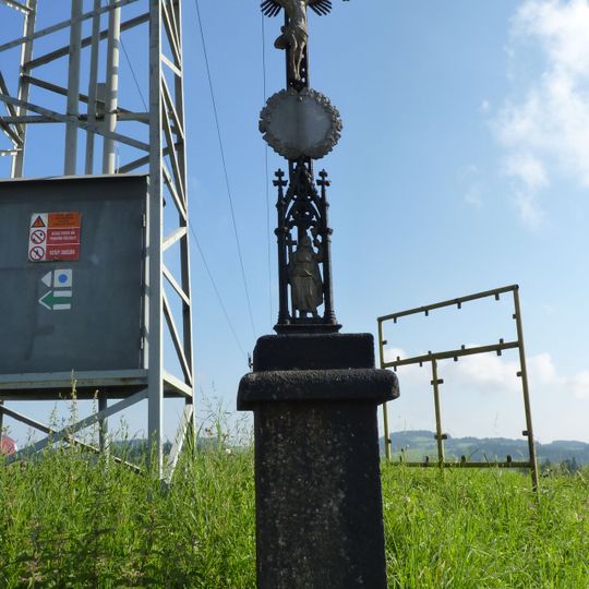 Kříž v Hoslovicích u rozcestí do Zvotok