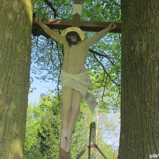 Dřevěný kříž u zemědělského družstva Komorovice