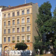 Mietshaus mit Fabrikgebäude Cuvrystraße 16