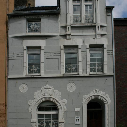 Luisenstraße 186