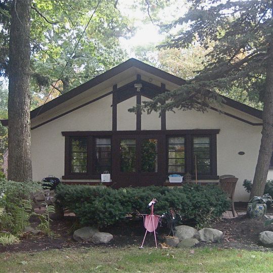 Mrs. Frank Geyso Houses