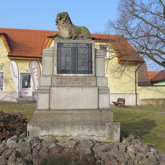 Pomník padlým v Chrástu