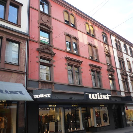 Wohn- und Geschäftshaus