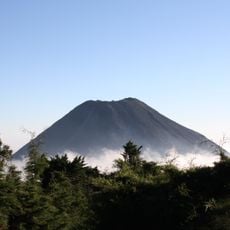 イサルコ山