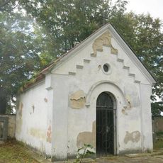 Kaple na hřbitově v Mlékojedech