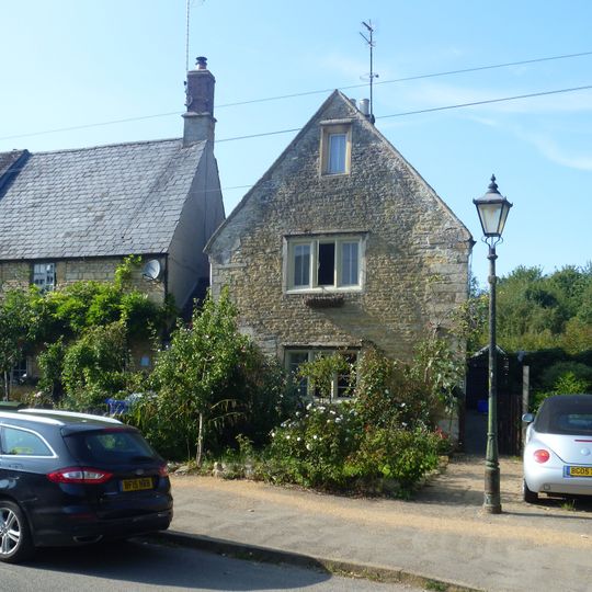 4 And 6, Queen Street