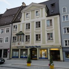 Ehemaliger Gasthof, dann kgl. Rentamt, jetzt Wohn- und Geschäftshaus