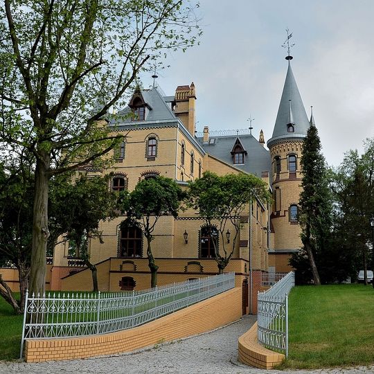 Pałac, H. Hahna 4 w Większycach