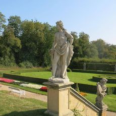 Socha Apollo v zahradě zámku v Lysé nad Labem