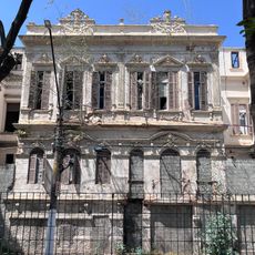 Building at Largo Coração de Jesus, 81