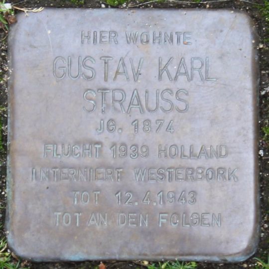 Stolperstein à la mémoire de Gustav Karl Strauss