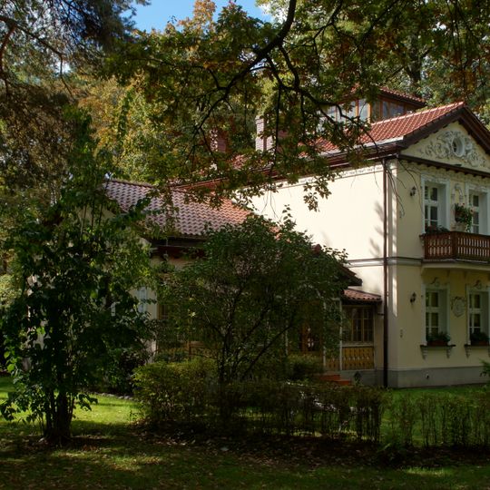 Zespół willi SZAROTKA