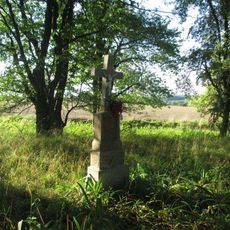 Kříž jižně od Košetic u Líšťan