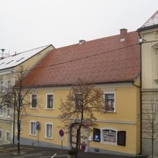 Hiša Trg osvoboditve 8