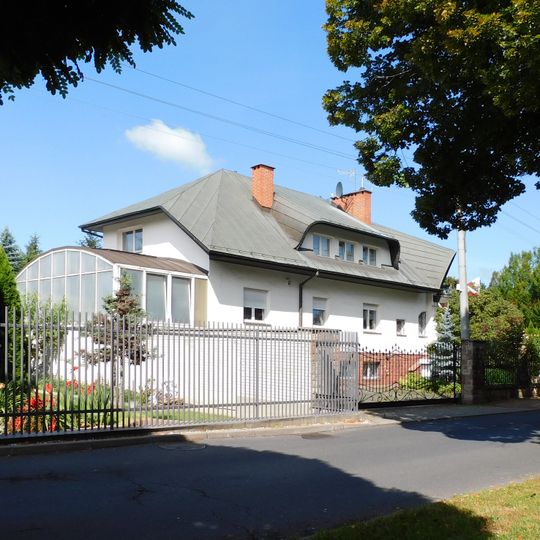 Willa przy ulicy Kurhan 15