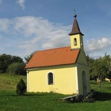 Kaple ve středu Tisku