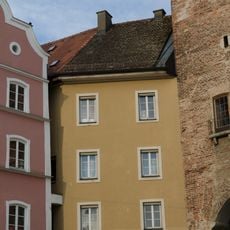 Wohn- und Geschäftshaus