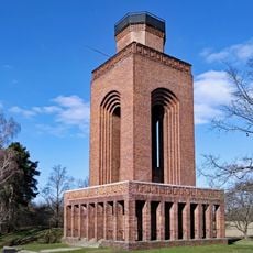 Bismarck Tower )