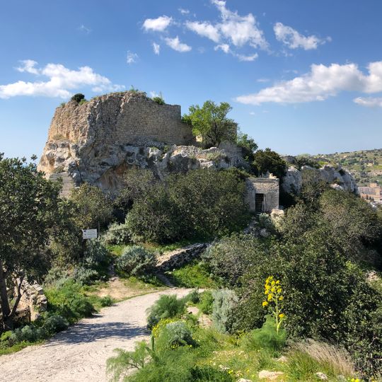 Castello dei Tre Cantoni