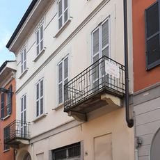 Via Giuseppina Strepponi 16