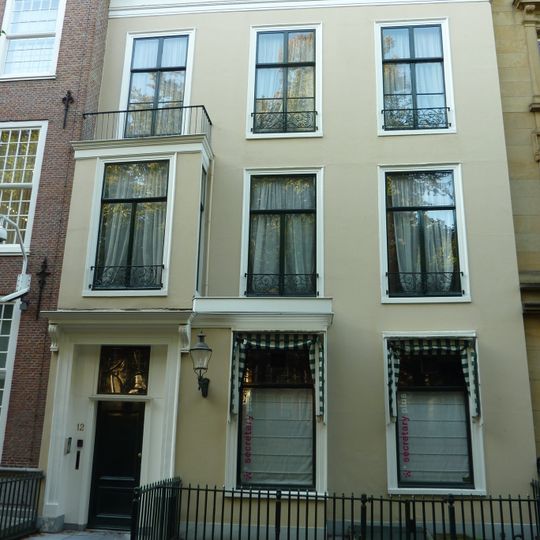 Pand met gevel, interieurs in Lodewijk XIV stijl