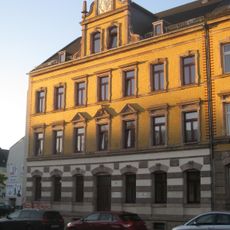 Mietshaus in ehemals geschlossener Bebauung Bernhardstraße 51